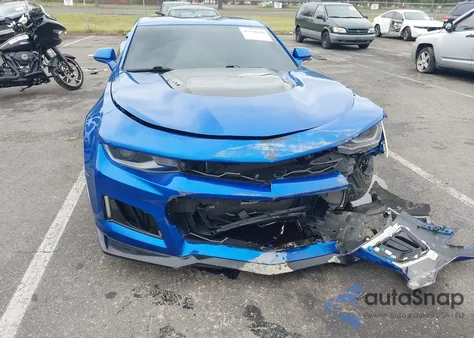 2018 Chevrolet Camaro Zl1 z USA, uszkodzony, nr VIN 1G1FK1R6XJ0174900